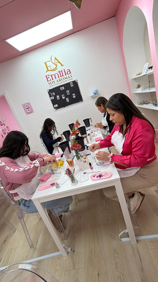 🌸 Mother’s Day Candle Experience. may 9 🌸